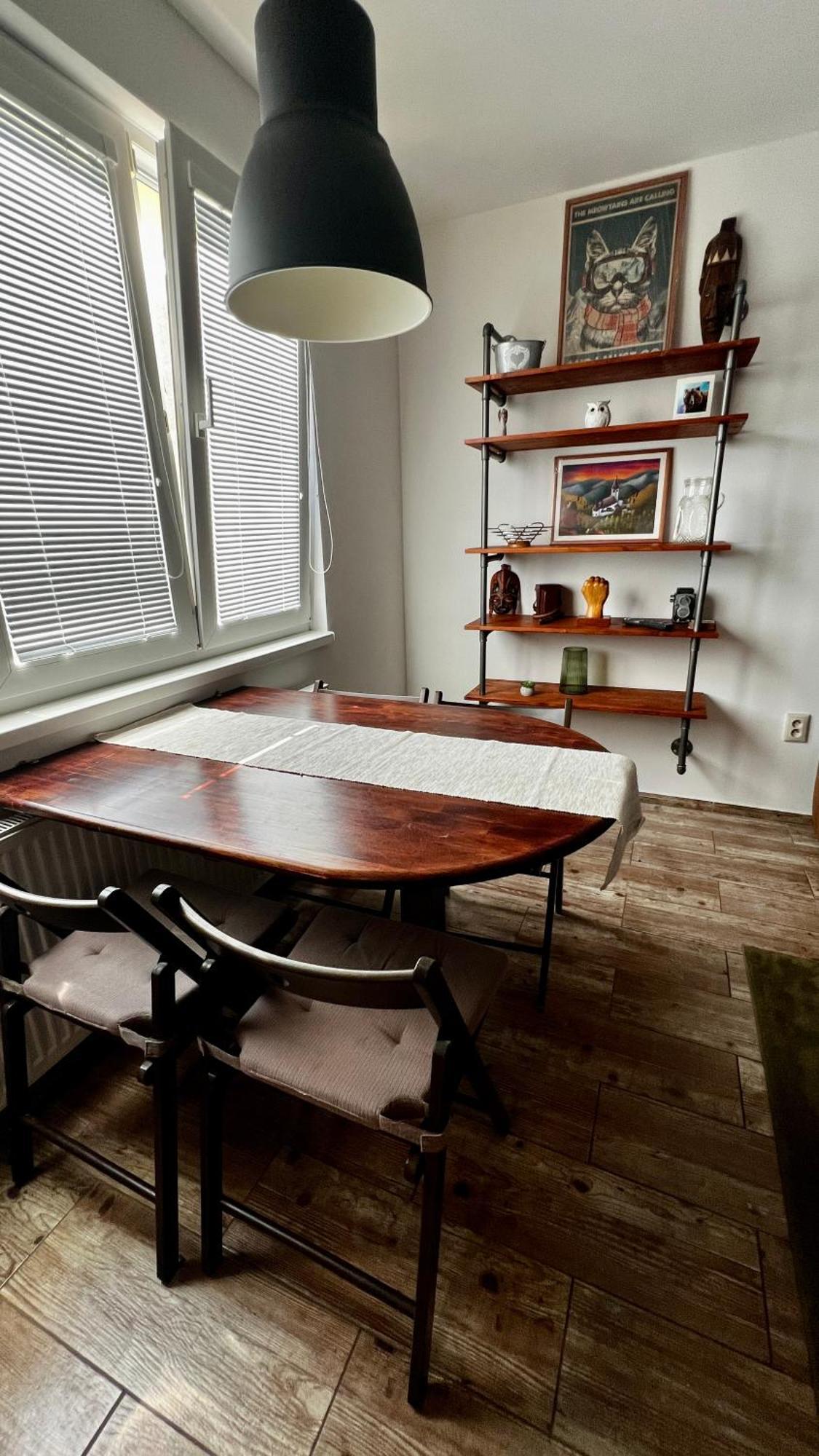 Industrial Apartment I 24Hr Self Check-In I Free Parking & Coffee Банска-Бистрица Экстерьер фото